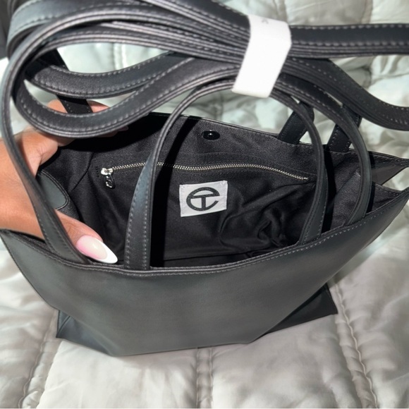 Telfar Medium Tote Bag- Black 100% AUTHENTICā¼ļø - Picture 12 of 13